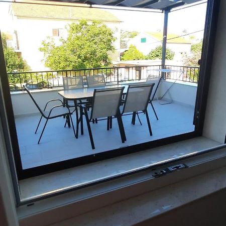 Beach Apartment Kate With Sea View, Balcony And Parking, Murter, Dalmatia Екстер'єр фото