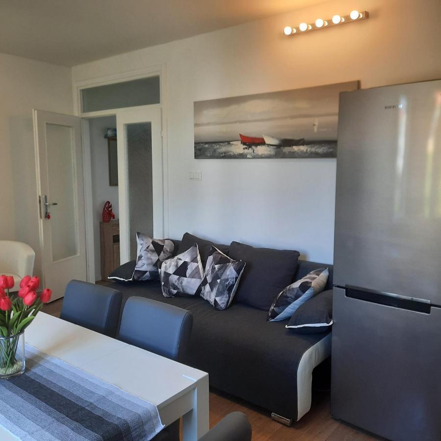 Beach Apartment Kate With Sea View, Balcony And Parking, Murter, Dalmatia Екстер'єр фото