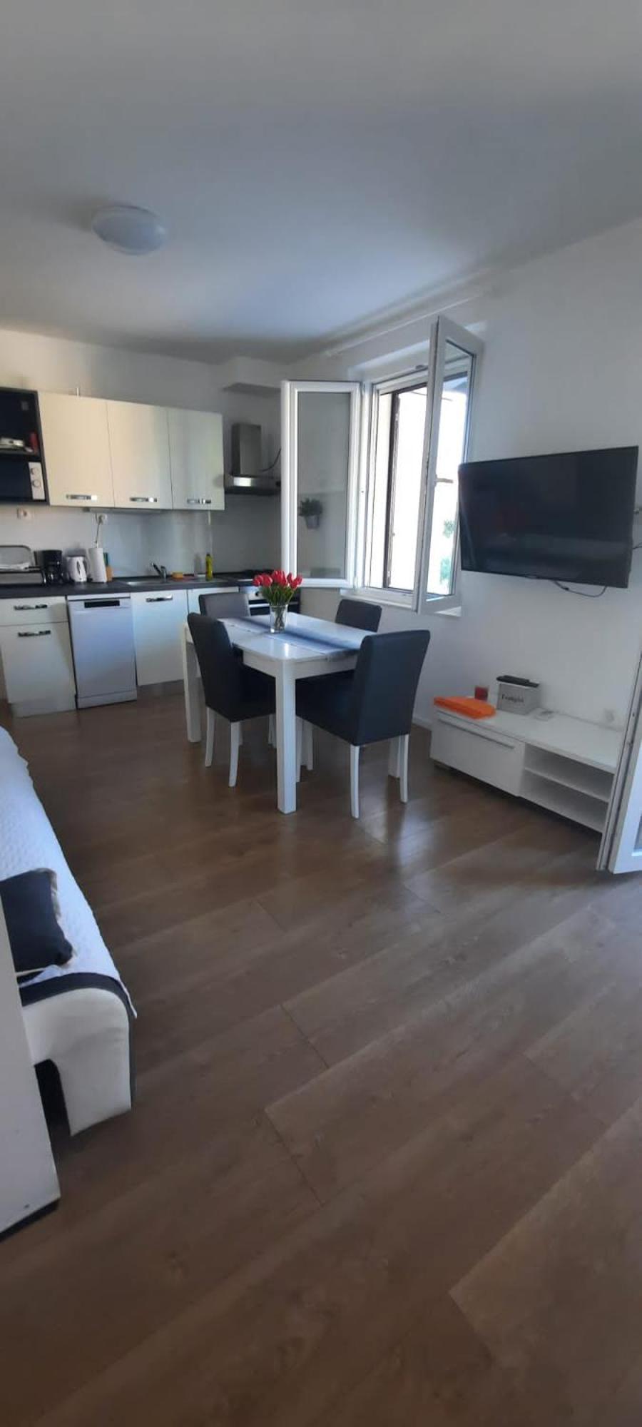 Beach Apartment Kate With Sea View, Balcony And Parking, Murter, Dalmatia Екстер'єр фото