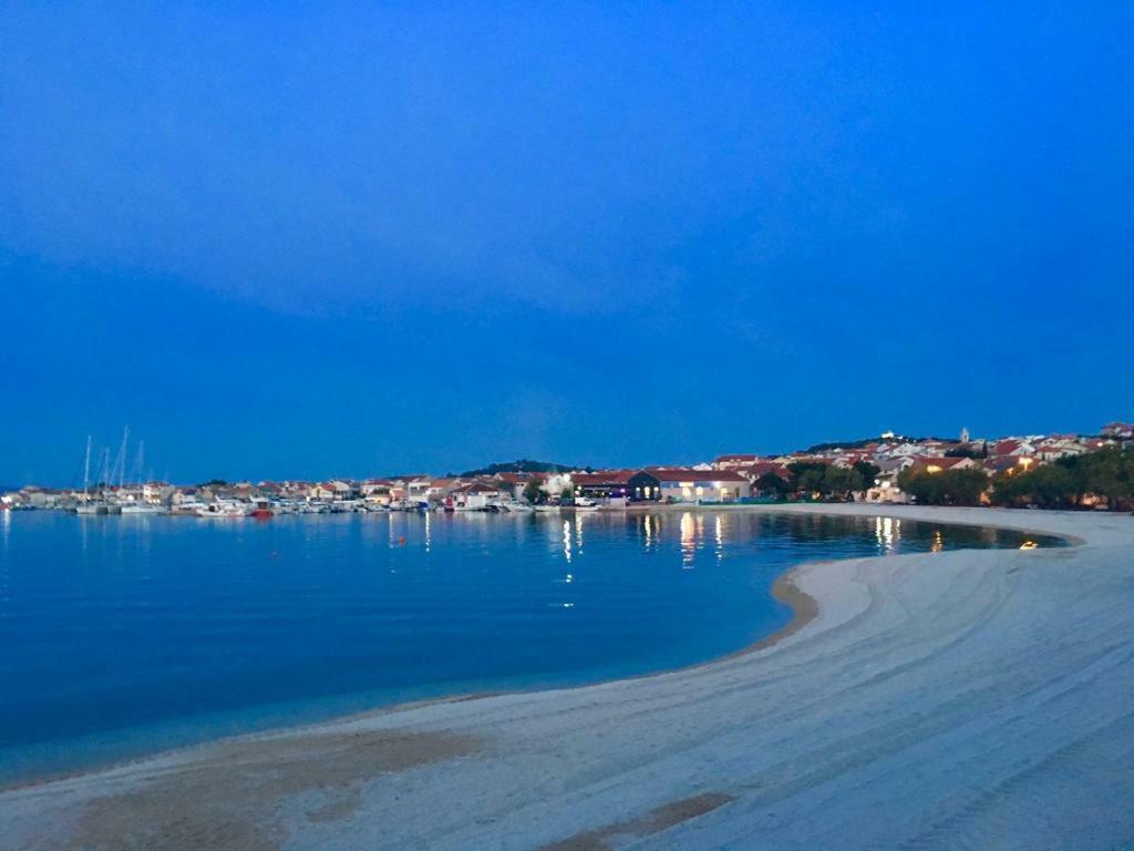 Beach Apartment Kate With Sea View, Balcony And Parking, Murter, Dalmatia Екстер'єр фото
